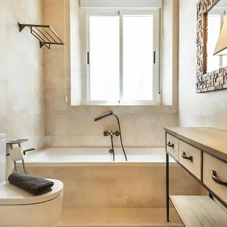 Duplex With Private Terrace & Views - Center By Rems *